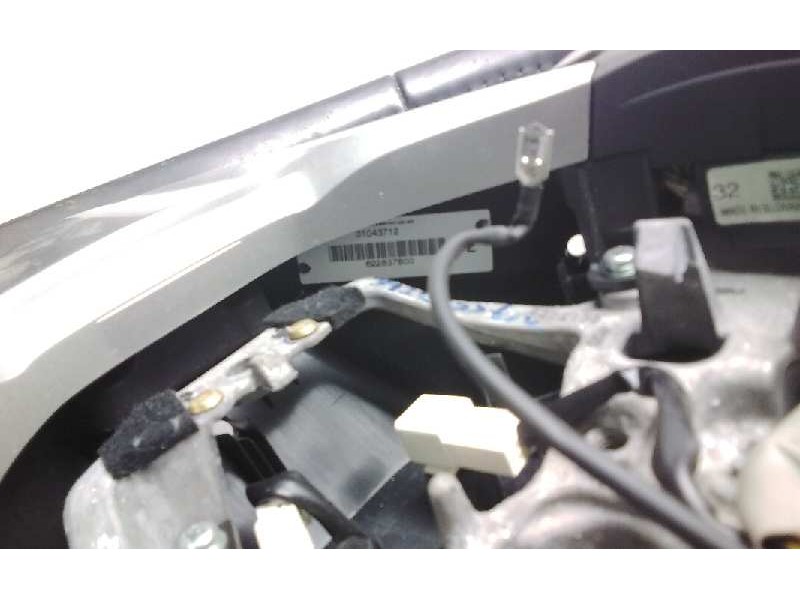 Recambio de volante para toyota auris hybrid active referencia OEM IAM 622837800  