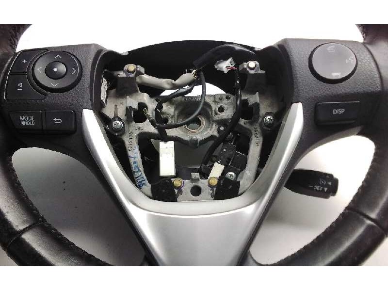 Recambio de volante para toyota auris hybrid active referencia OEM IAM 622837800  