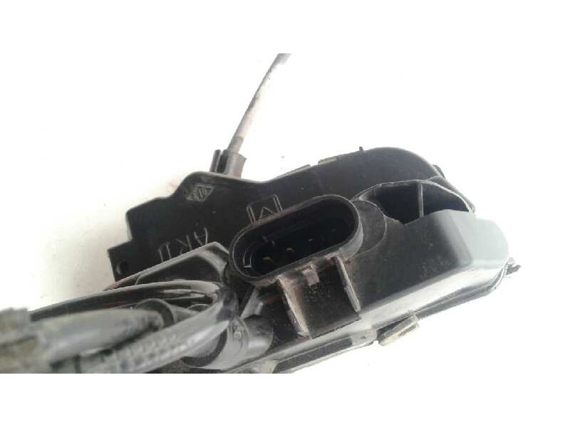 Recambio de cerradura puerta trasera derecha para renault laguna ii grandtour (kg0) dynamique referencia OEM IAM 8200000658  