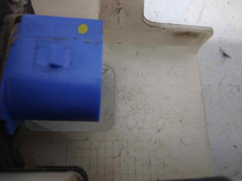 Recambio de cerradura puerta trasera izquierda para volkswagen touareg (7la) tdi v10 referencia OEM IAM 7L0839089  