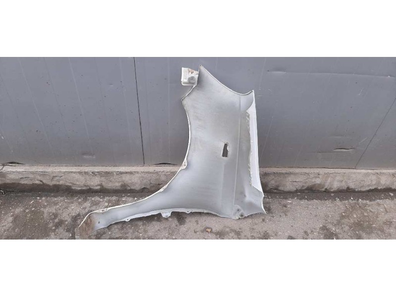 Recambio de aleta delantera derecha para toyota yaris (ncp1/nlp1/scp1) 1.0 linea luna referencia OEM IAM   