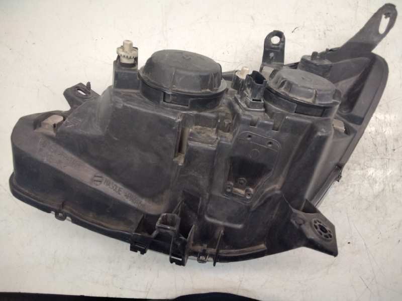 Recambio de faro derecho para citroen c5 berlina 2.0 hdi sx referencia OEM IAM 6205X2  
