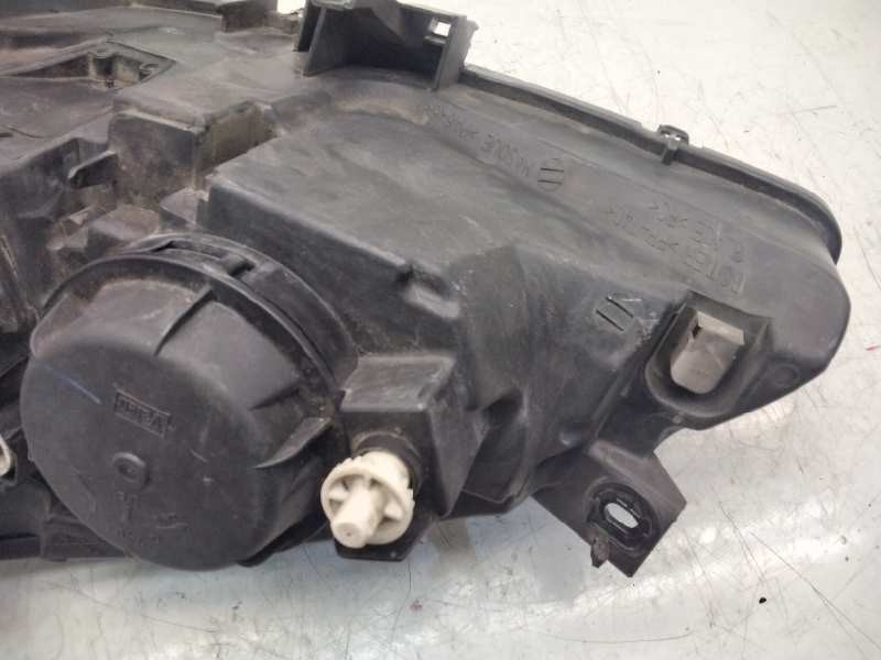 Recambio de faro derecho para citroen c5 berlina 2.0 hdi sx referencia OEM IAM 6205X2  