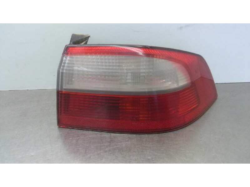 Recambio de piloto trasero derecho para renault laguna ii (bg0) dynamique referencia OEM IAM 8200002474  