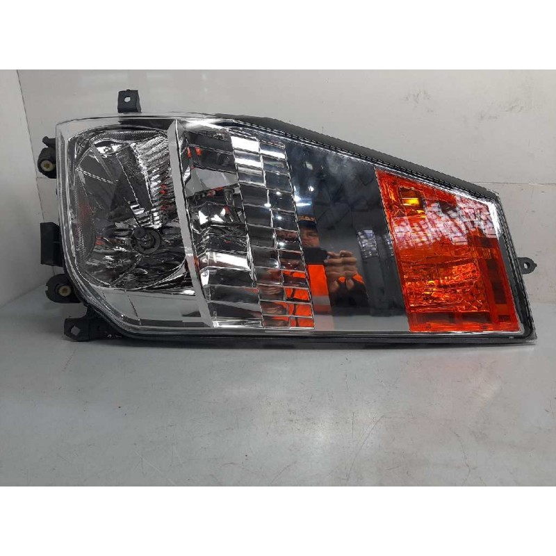 Recambio de faro izquierdo para nissan cabstar 110.45 referencia OEM IAM   