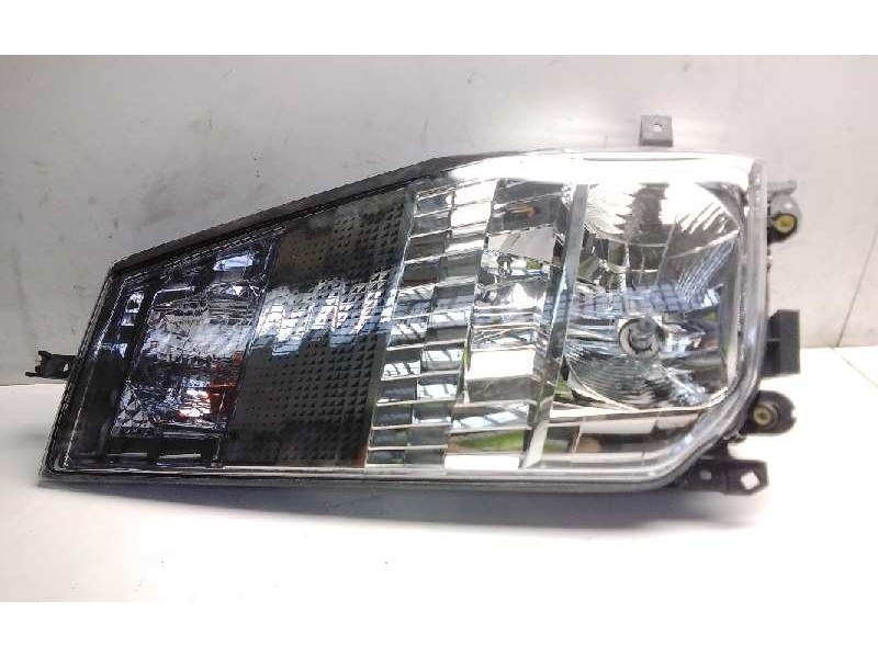 Recambio de faro derecho para renault maxity referencia OEM IAM 89317221  