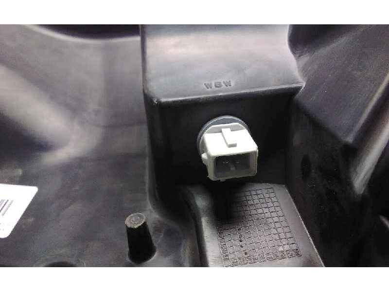 Recambio de faro derecho para renault maxity referencia OEM IAM 89317221  