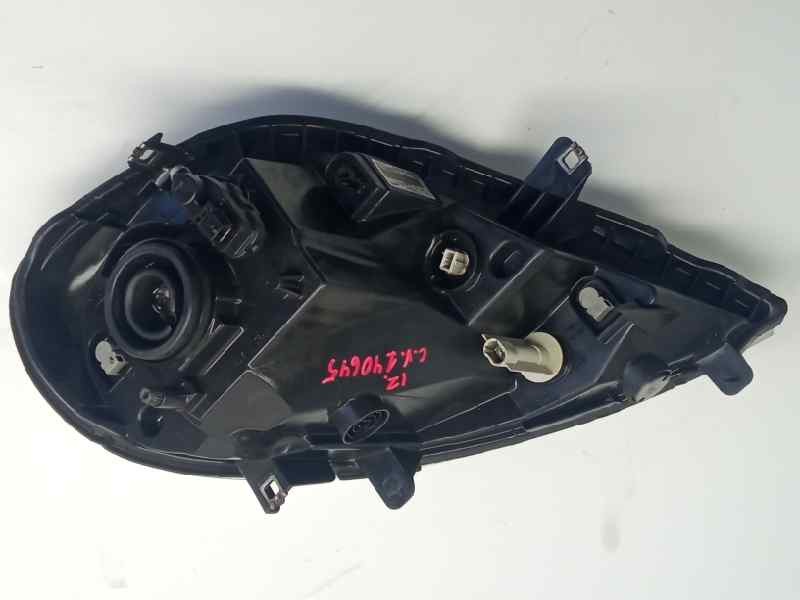 Recambio de faro izquierdo para renault trafic combi (ab 4.01) 2.0 dci diesel fap cat referencia OEM IAM   