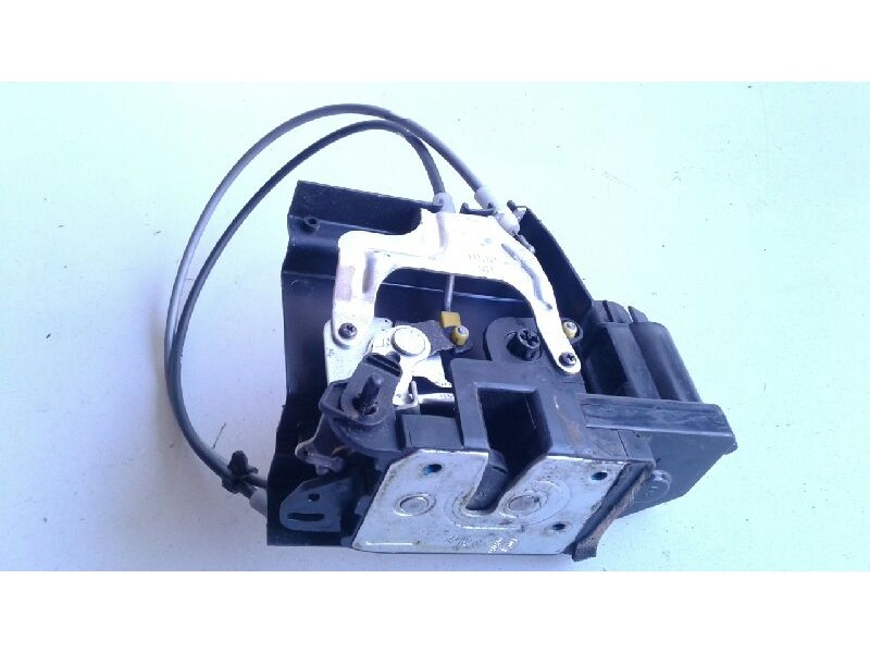 Recambio de cerradura puerta trasera derecha para ssangyong kyron 270 spr xdi premium 4wd referencia OEM IAM   