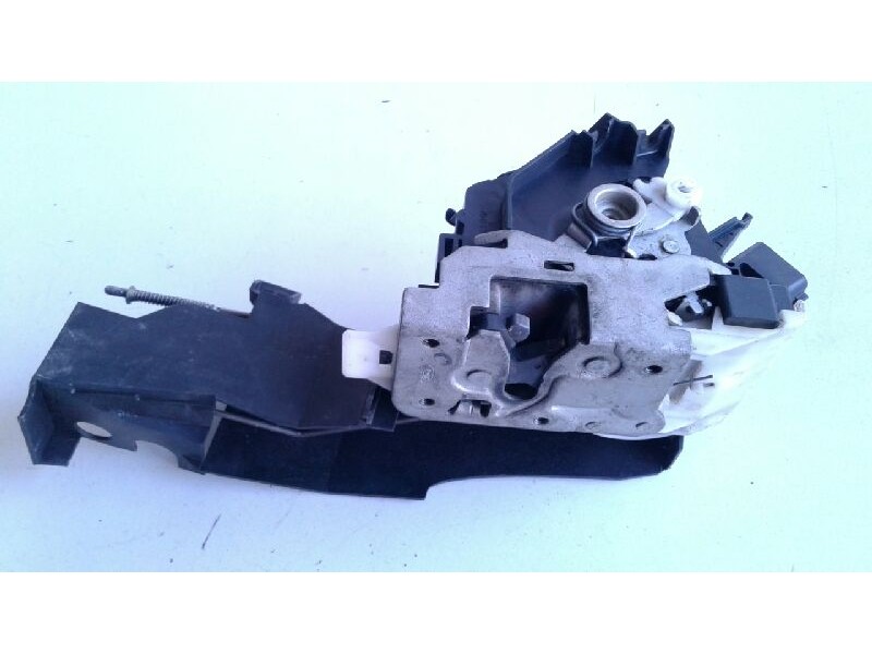 Recambio de cerradura puerta delantera izquierda para ford mondeo berlina (ge) ambiente plus referencia OEM IAM   