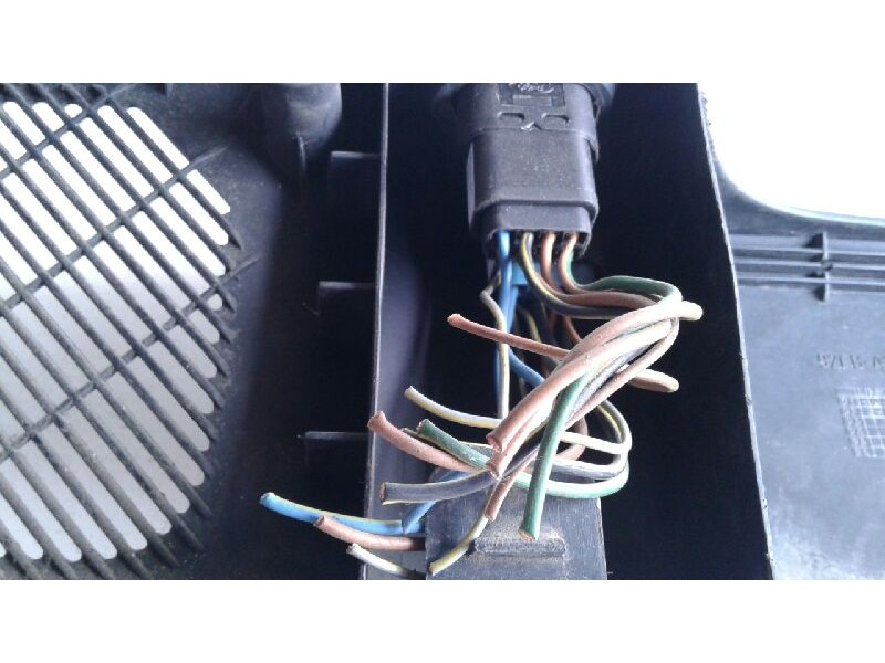 Recambio de mando elevalunas delantero izquierdo para ford fiesta berl./courier 1.4 cat (pt-e) referencia OEM IAM 92FBA23863AAW 