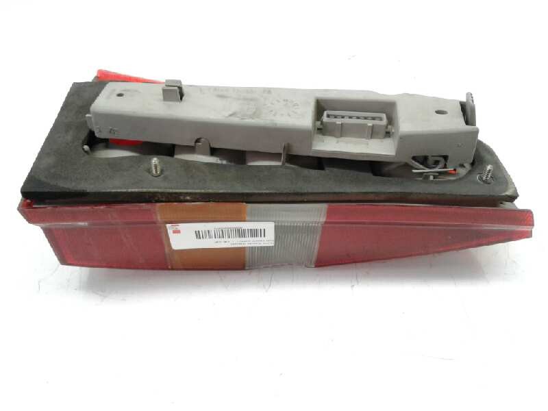 Recambio de piloto trasero derecho para ford escort cabrio referencia OEM IAM 91AG13A602  