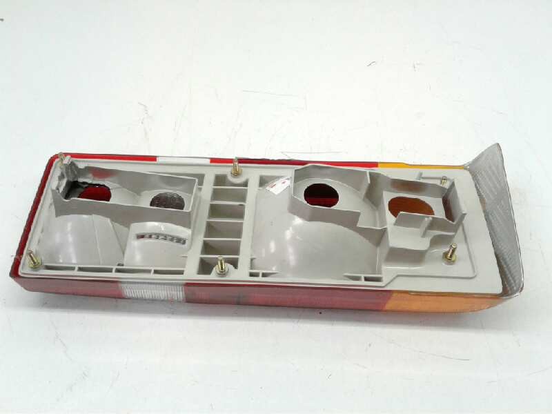 Recambio de piloto trasero derecho para ford escort berlina referencia OEM IAM 0379201D  