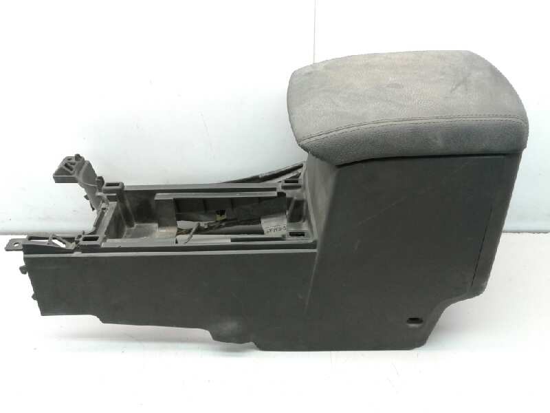 Recambio de apoyabrazos central para nissan navara pick-up (d40m) 2.5 dci cat referencia OEM IAM   