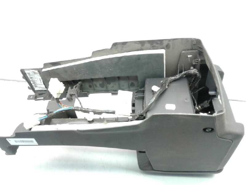 Recambio de apoyabrazos central para nissan navara pick-up (d40m) 2.5 dci cat referencia OEM IAM   