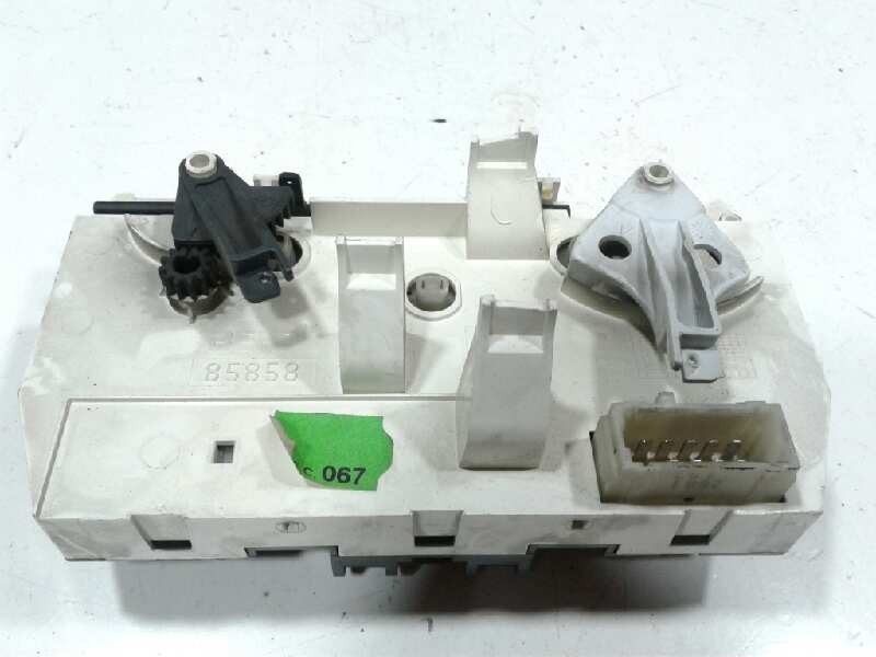 Recambio de mando climatizador para peugeot 206 berlina xt referencia OEM IAM 85858  