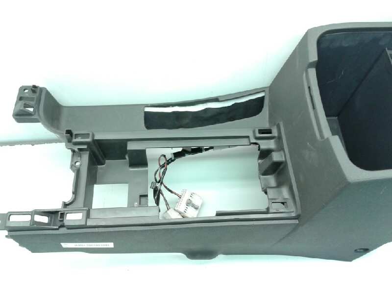Recambio de apoyabrazos central para nissan navara pick-up (d40m) 2.5 dci cat referencia OEM IAM   