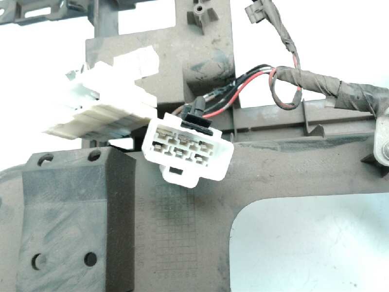 Recambio de apoyabrazos central para nissan navara pick-up (d40m) 2.5 dci cat referencia OEM IAM   