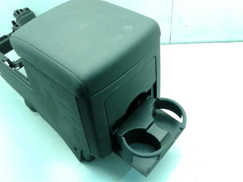 Recambio de apoyabrazos central para nissan navara pick-up (d40m) 2.5 dci cat referencia OEM IAM   