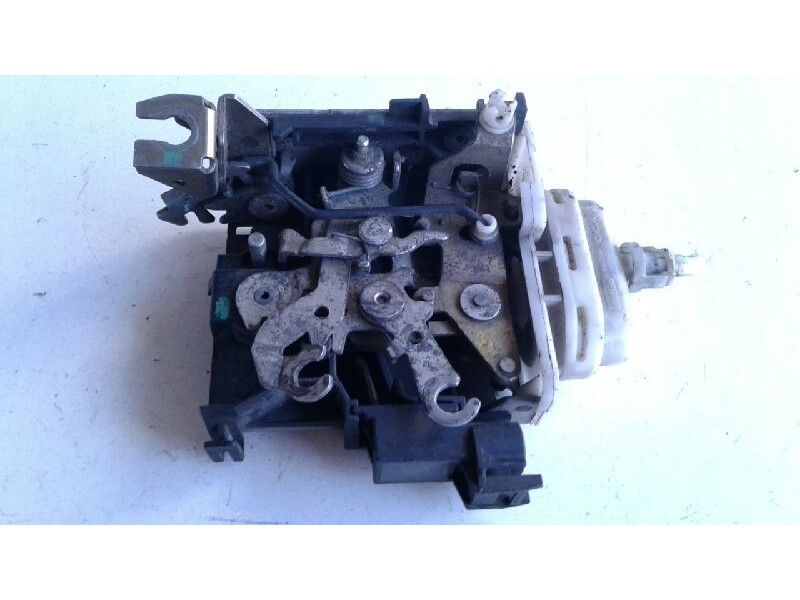 Recambio de cerradura puerta delantera derecha para renault kangoo (f/kc0) authentique 4x4 referencia OEM IAM 7701046800  