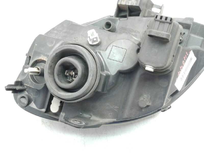 Recambio de faro derecho para renault kangoo (f/kc0) authentique 4x4 referencia OEM IAM 8200183921  