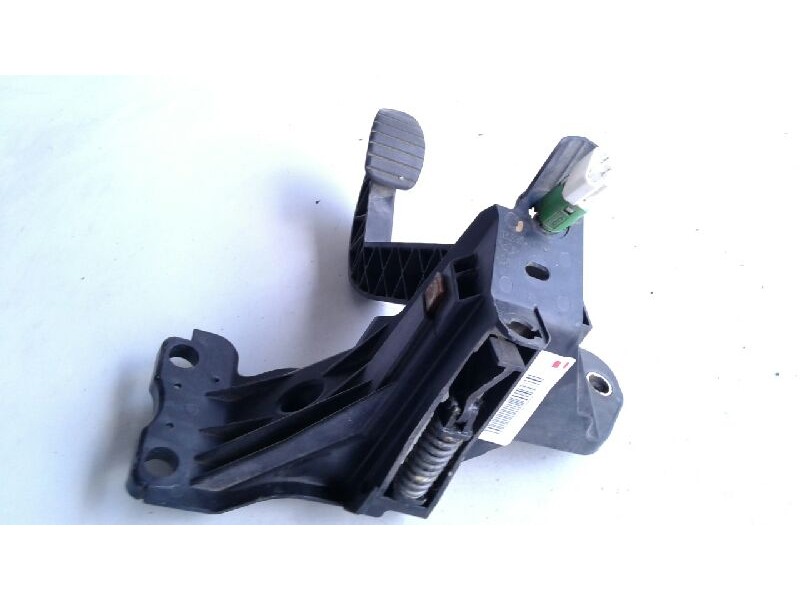 Recambio de pedal embrague para opel movano b pritsche/kipper/koffer 2.3 cdti referencia OEM IAM   
