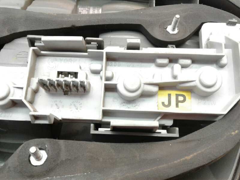 Recambio de piloto trasero izquierdo para opel vectra c berlina club referencia OEM IAM 02461548  