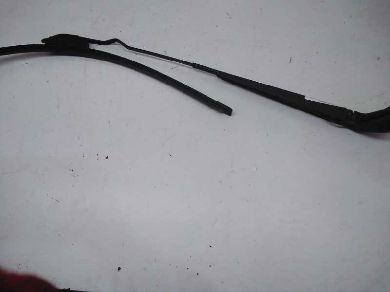 Recambio de brazo limpia delantero izquierdo para chrysler voyager (rg) 2.8 crd grand voyager limited referencia OEM IAM 0471736