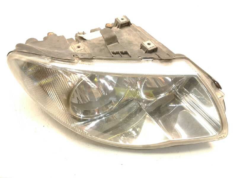 Recambio de faro derecho para chrysler voyager (rg) 2.8 crd grand voyager limited referencia OEM IAM 04857830ACI  