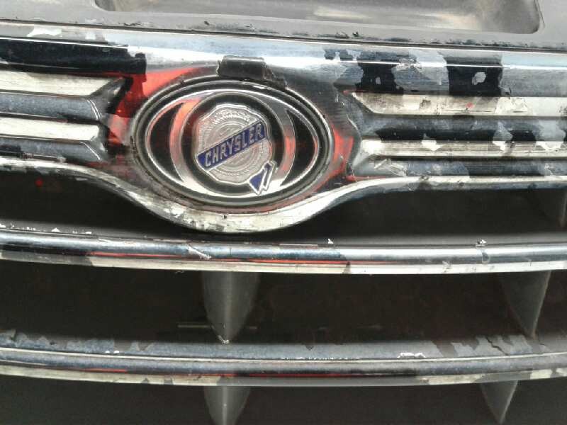 Recambio de rejilla delantera para chrysler voyager (rg) 2.8 crd grand voyager limited referencia OEM IAM 04857958AA  