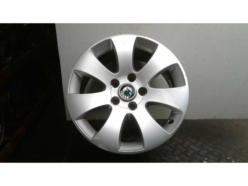 Recambio de llanta aluminio para skoda superb combi (3t5) active referencia OEM IAM 165TORNILLOS  