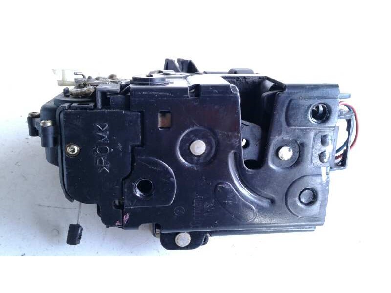 Recambio de cerradura puerta trasera izquierda para volkswagen bora berlina (1j2) conceptline referencia OEM IAM 3B4839015AL  