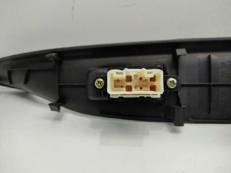 Recambio de mando elevalunas delantero derecho para mazda 6 berlina (gg) 2.0 crtd 136 active (5-ptas.) referencia OEM IAM GJ6A68