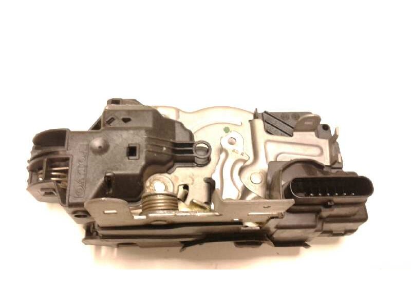 Recambio de cerradura puerta delantera derecha para volvo v40 2.0 diesel cat referencia OEM IAM 932635103RH  