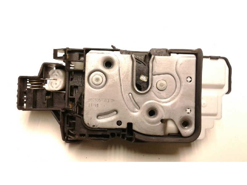 Recambio de cerradura puerta delantera derecha para volvo v40 2.0 diesel cat referencia OEM IAM 932635103RH  