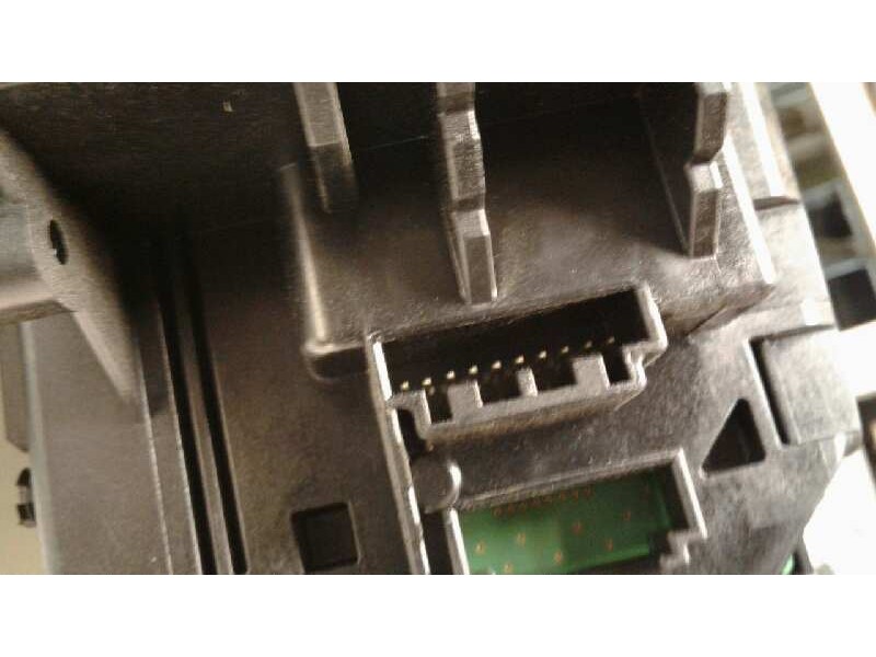 Recambio de mando intermitentes para volvo v40 2.0 diesel cat referencia OEM IAM 31481765  