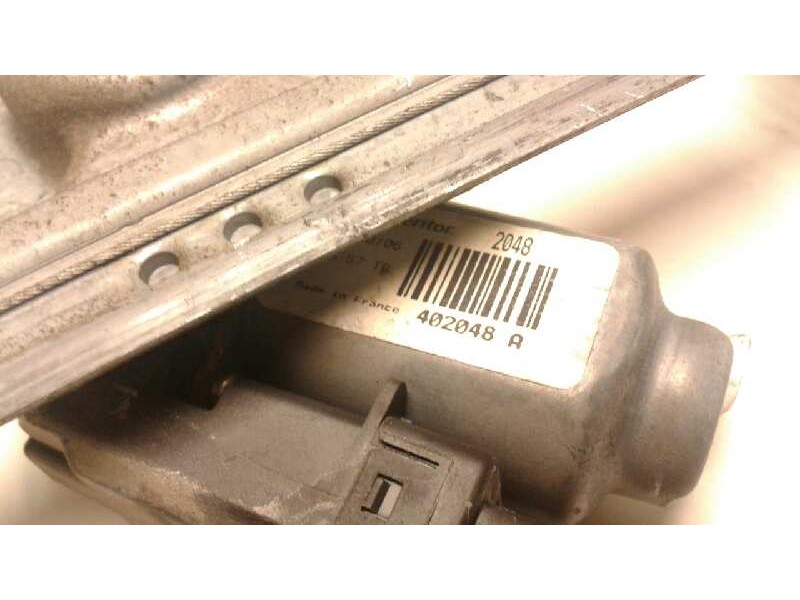 Recambio de elevalunas trasero derecho para renault scenic ii confort dynamique referencia OEM IAM 8200130628  