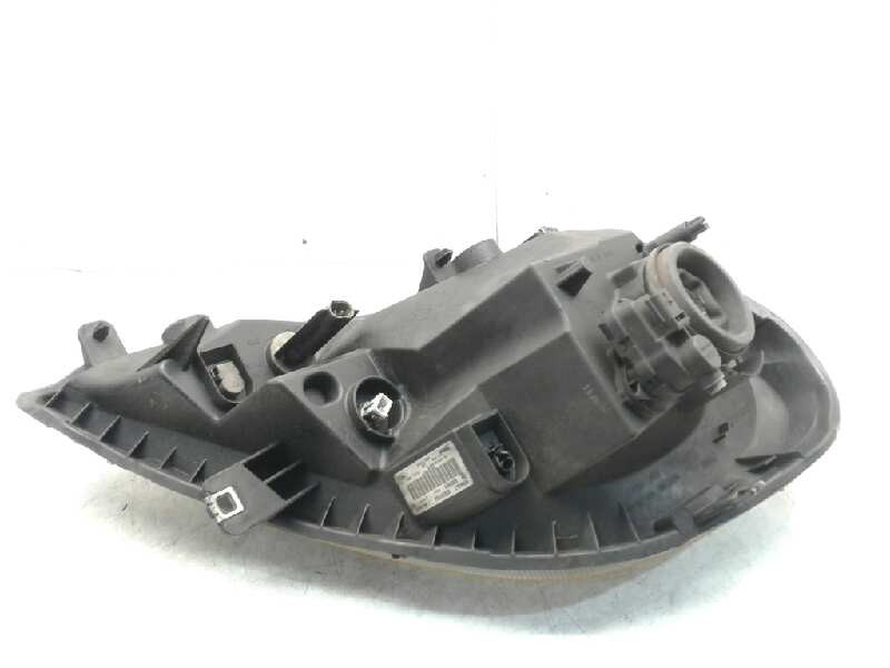 Recambio de faro izquierdo para renault trafic caja cerrada (ab 4.01) 2.5 diesel dci fap cat referencia OEM IAM 8200701354L  