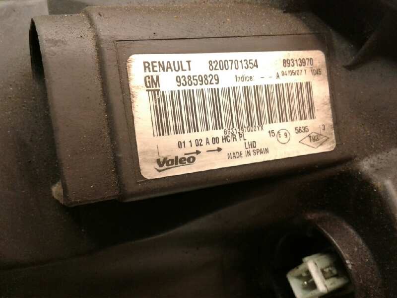 Recambio de faro izquierdo para renault trafic caja cerrada (ab 4.01) 2.5 diesel dci fap cat referencia OEM IAM 8200701354L  