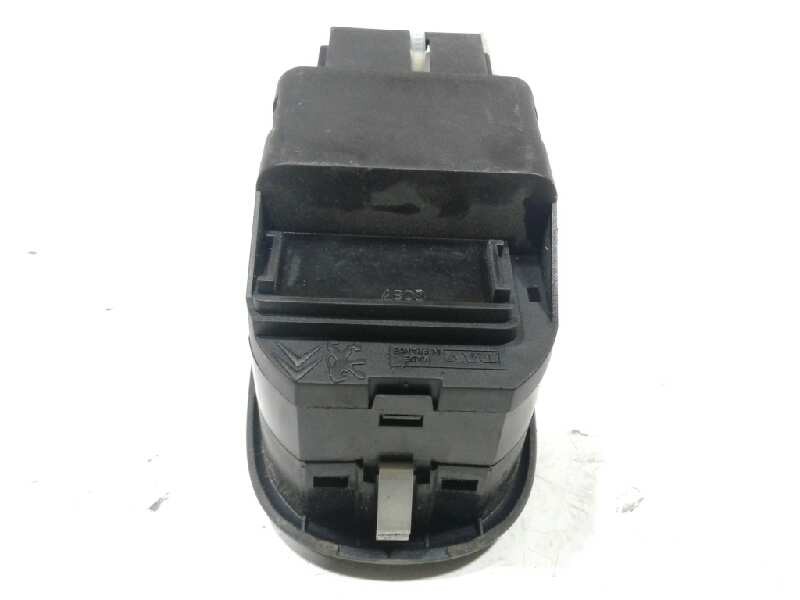 Recambio de mando elevalunas delantero izquierdo para peugeot 206 berlina xn referencia OEM IAM 0067  