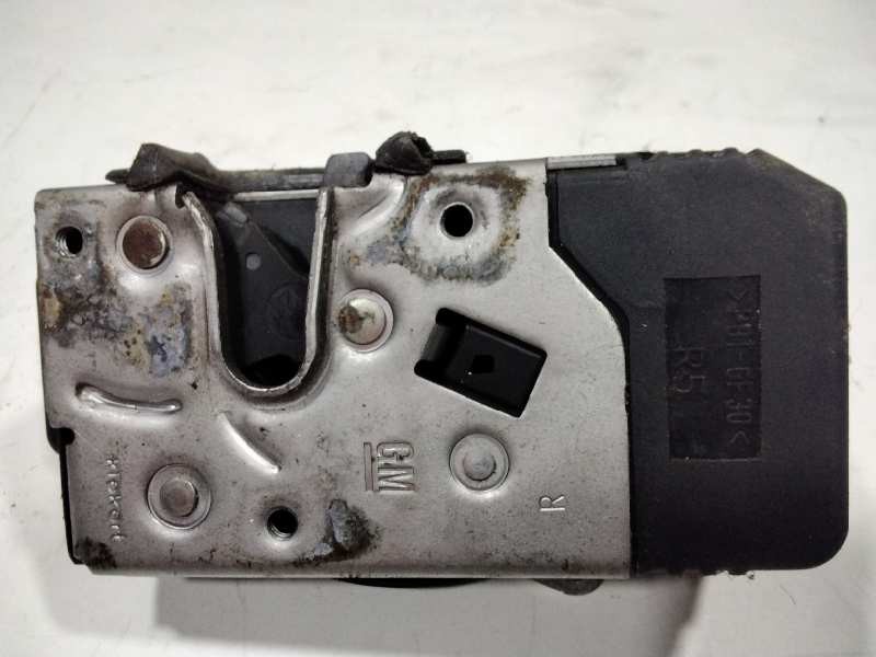 Recambio de cerradura puerta delantera derecha para opel vivaro furgón 2.7t corto referencia OEM IAM 82000082248  