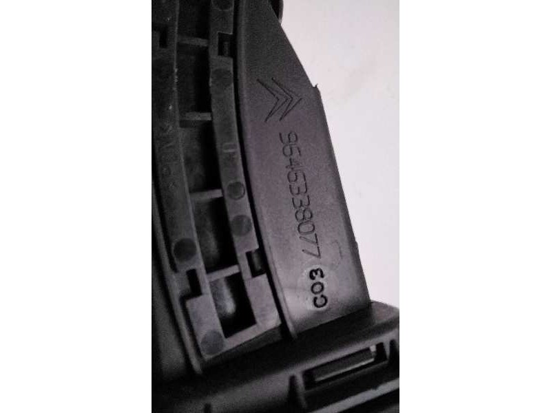 Recambio de aireador izquierdo para citroen c4 coupe vtr referencia OEM IAM 9646338077  