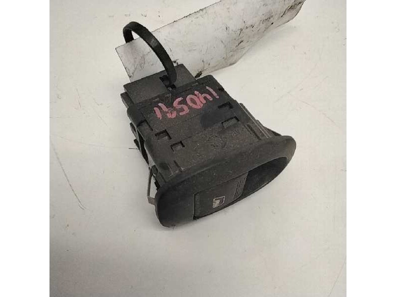 Recambio de mando elevalunas trasero derecho para citroen c3 1.4 sx plus referencia OEM IAM   