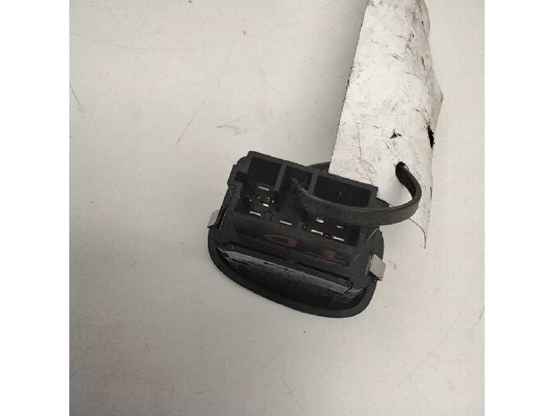 Recambio de mando elevalunas trasero derecho para citroen c3 1.4 sx plus referencia OEM IAM   