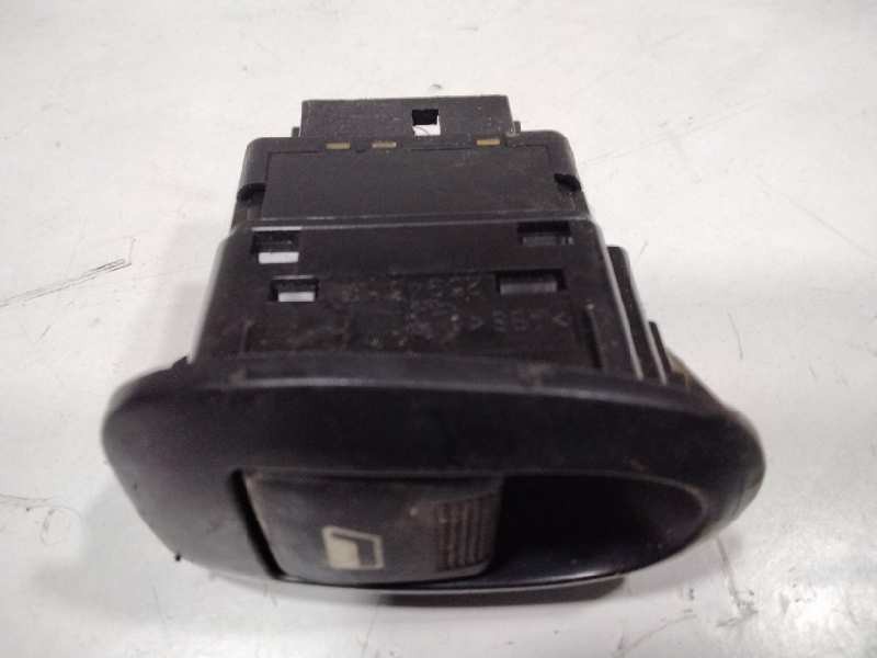 Recambio de mando elevalunas trasero izquierdo para citroen c3 1.4 sx plus referencia OEM IAM 25943  