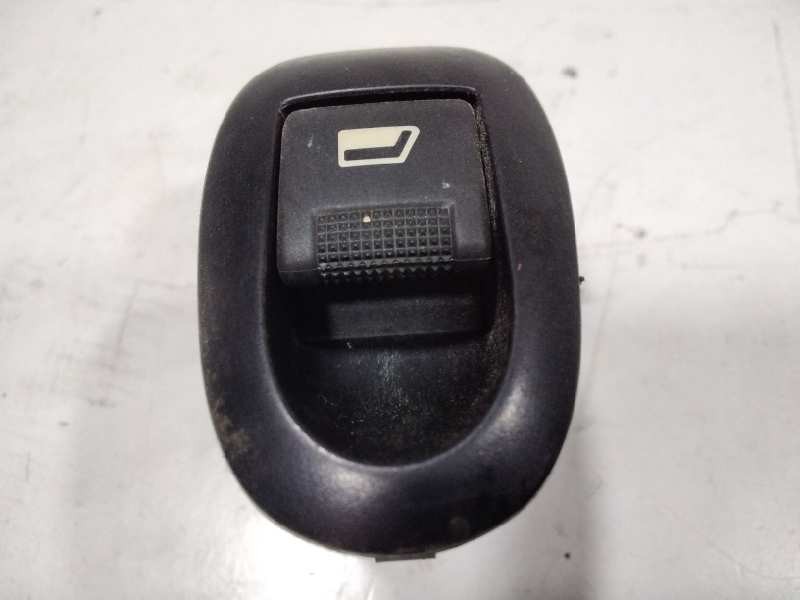 Recambio de mando elevalunas trasero izquierdo para citroen c3 1.4 sx plus referencia OEM IAM 25943  