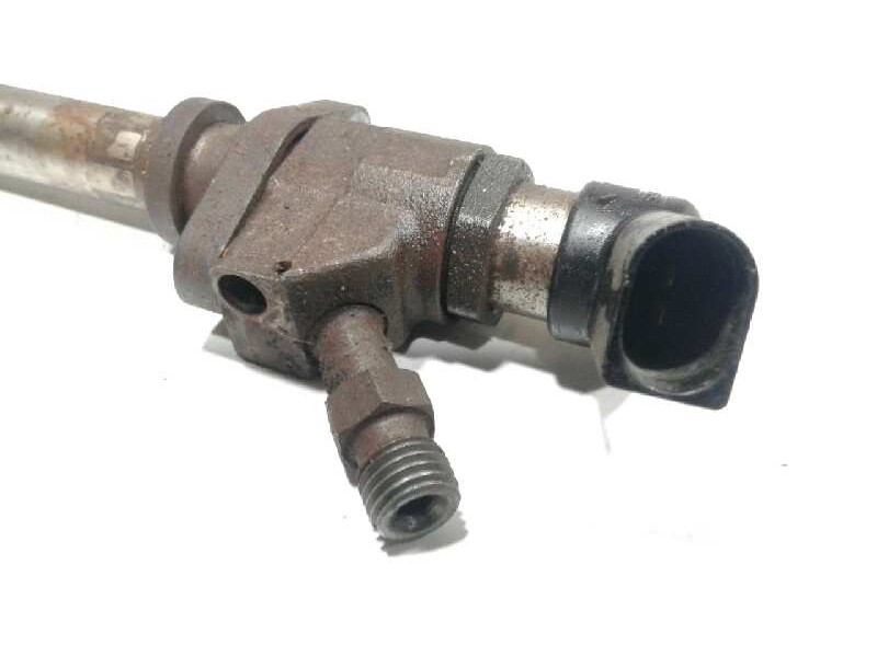 Recambio de inyector para volvo v50 familiar 2.0 d momentum referencia OEM IAM 9557114580  