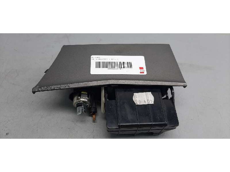 Recambio de cenicero para opel astra j gtc referencia OEM IAM 331985437  