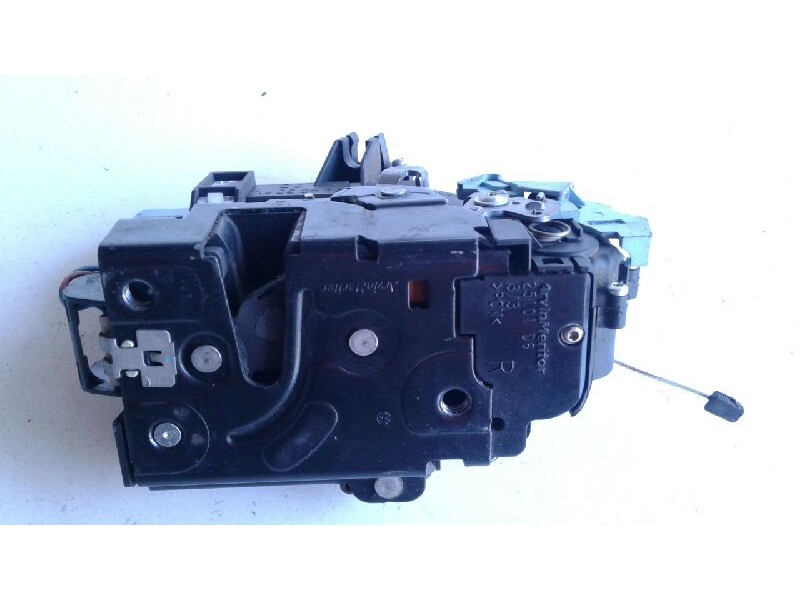 Recambio de cerradura puerta delantera derecha para volkswagen caddy ka/kb (2k) furg. referencia OEM IAM PA6630FV7D  