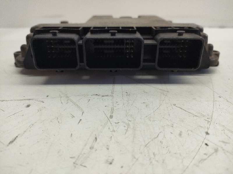 Recambio de centralita motor uce para renault megane ii berlina 5p confort authentique referencia OEM IAM 0281011549  